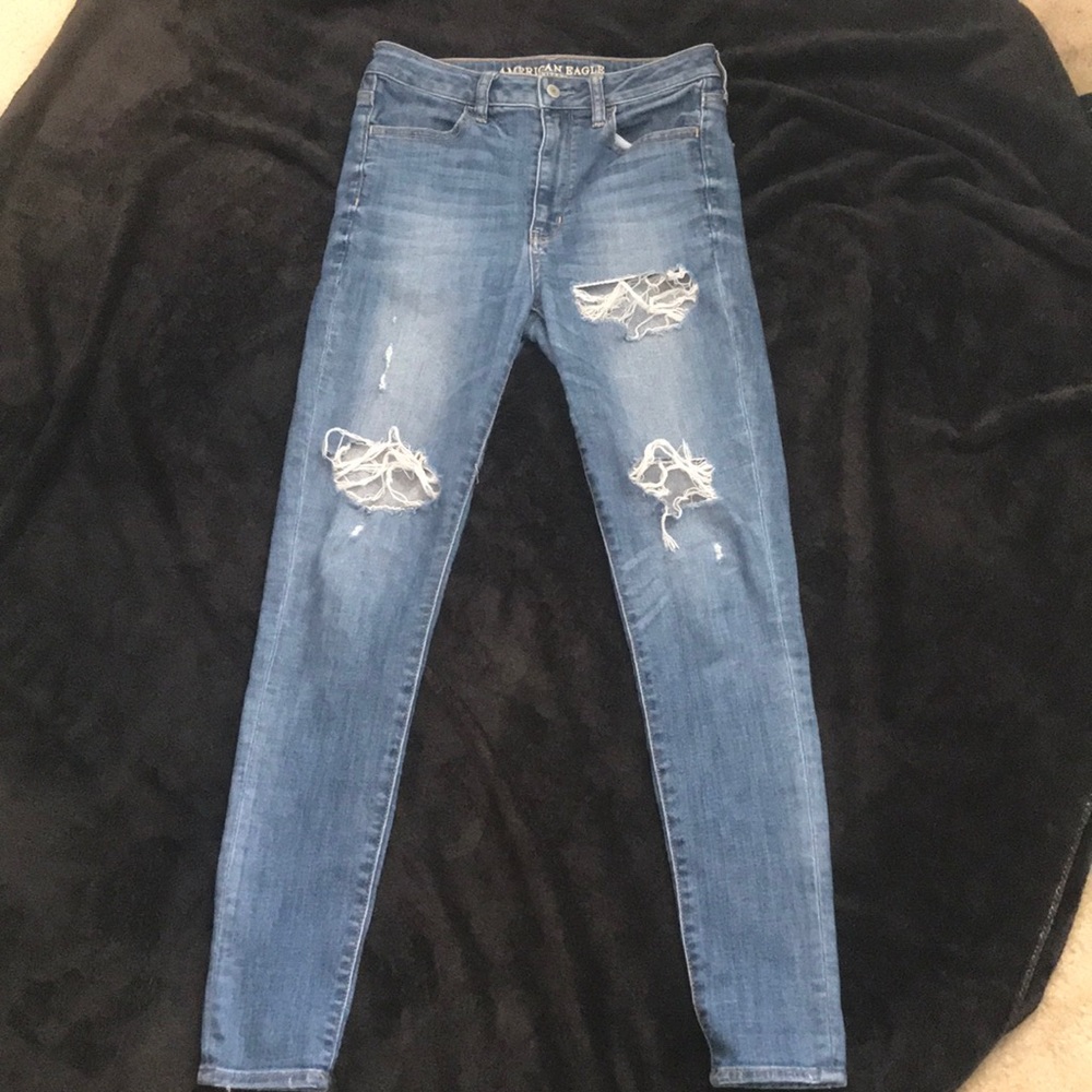 Like new American Eagle high-waisted skinny jeans!